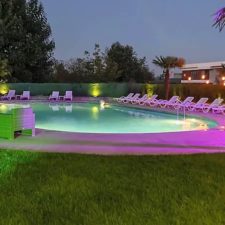 Mox Hotel