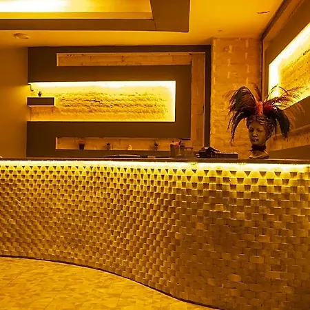 Mox Hotel
