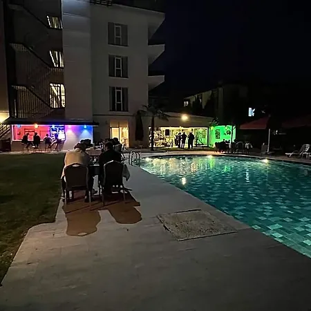 Hotel Mox 3*