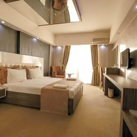 Mox فندق 3*