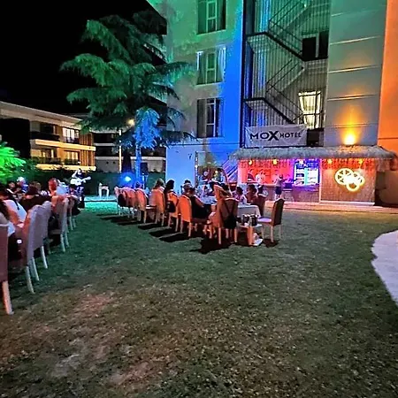 Hotel Mox 3*